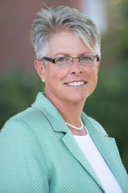 headshot of Dr. Heather Lettner-Rust