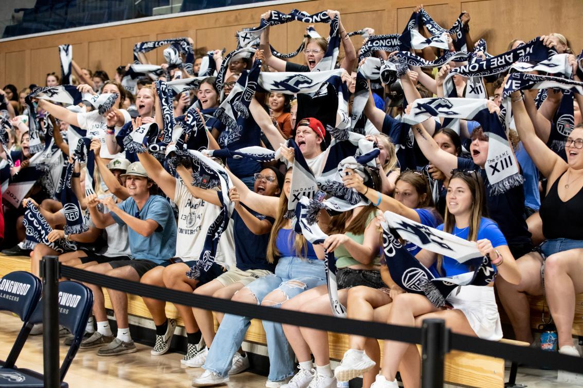 Students with Longwood scarves